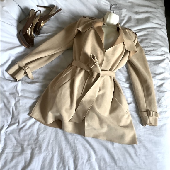 💥HP💥 MAKE OFFER -  high end Suede beige coat - Picture 2 of 13